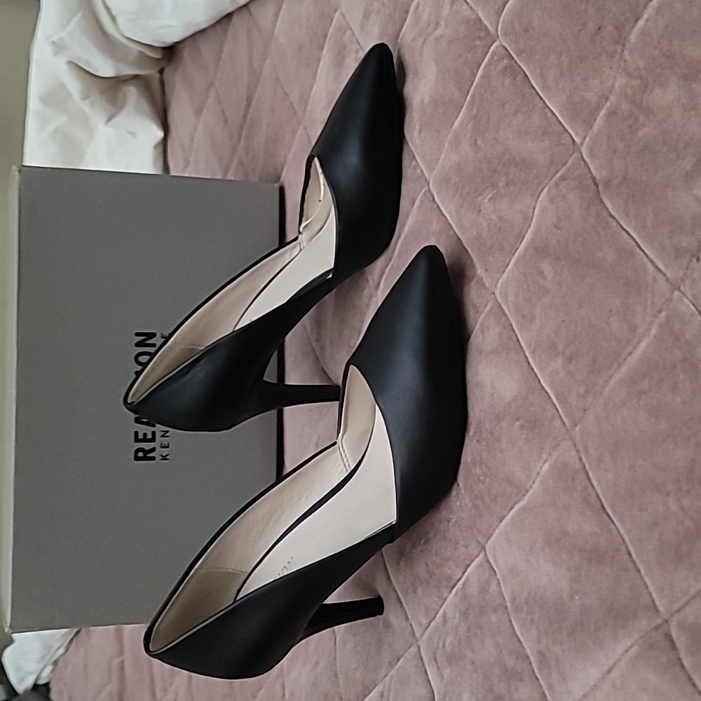 KENNETH COLE HEELS